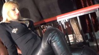 Mistress Kelly Kalashnik in Video - Set of genitals to cr...-3