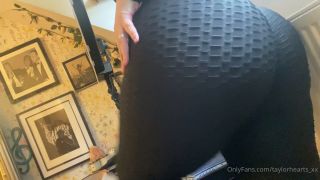 [K2S.CLUB] Goddess Taylor Hearts - Joi To My Leggings With Countdown - FullHD 1080P-1