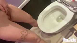 porn clip 10 Pia_July - Ich versuche im Stehen zu pissen -Was für eine Sauerei - Watch XXX Online [FullHD 1080P] - germany - german porn hairy amateur porn-3